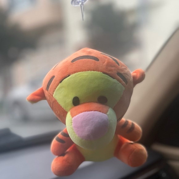 Winnie The Pooh “TIGGER” Window Cling Stuffed Animal Plush Toy Size: 7” - Picture 4 of 5